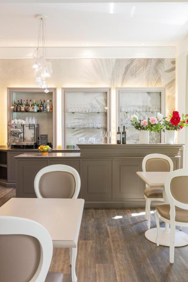 Alexandra Hotel 3*